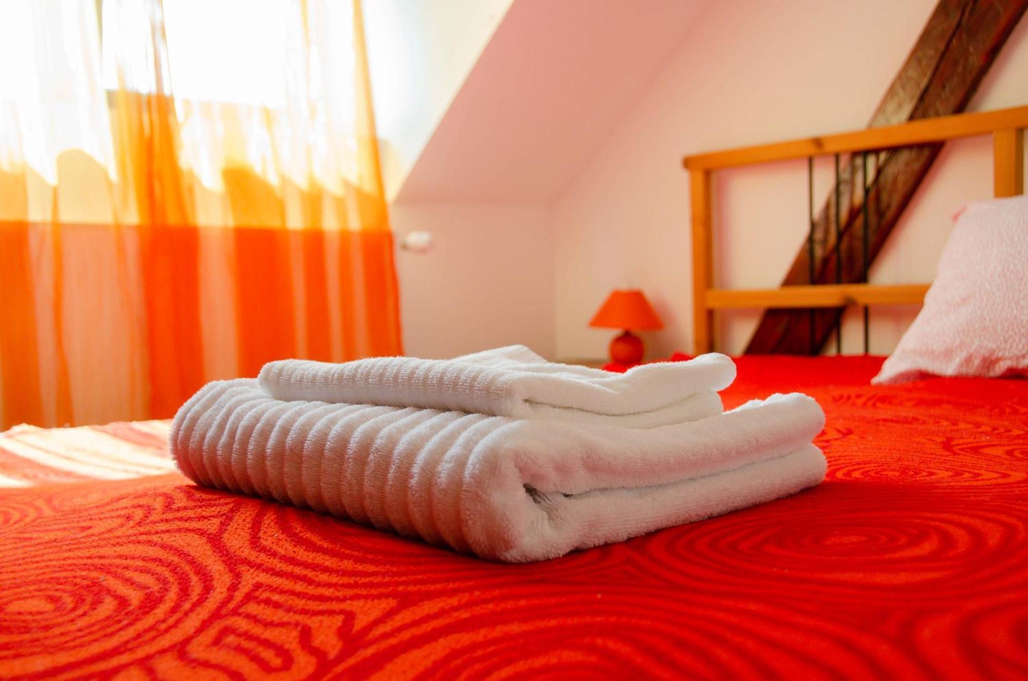 Conacul Bunicilor Hotel Novaci Luaran gambar
